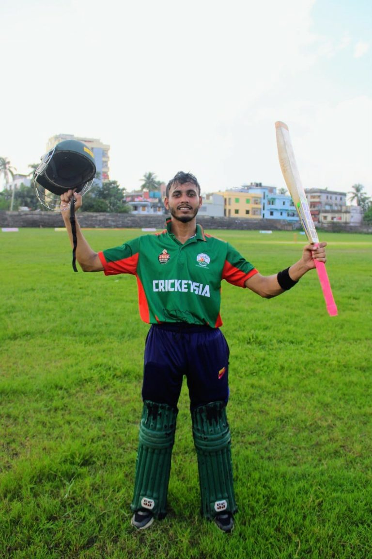 Soumik Ahmed Shines Bright: HSTU Star Named ‘Man of the Tournament’ in Uprising Cup T-10 Cricket!